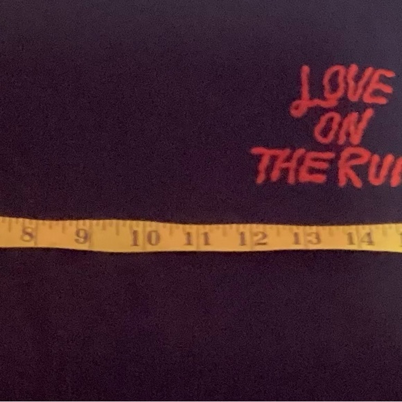 Uniqlo Verdy Tee Size M Love On The Run - Picture 5 of 6